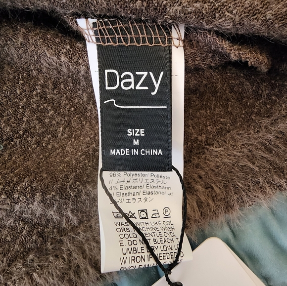Dazy Brown Fuzzy Long Sleeve Top Size Medium - NWT - Picture 6 of 8